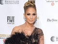 J-Lo Kenang Kobe Bryant Lewat Nail Art
