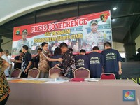 Kucing-Kucingan dengan OJK, Fintech Ilegal Bikin 15 Aplikasi