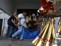 Semarak Pedagang Terompet Mencari Cuan di Kawasan Glodok