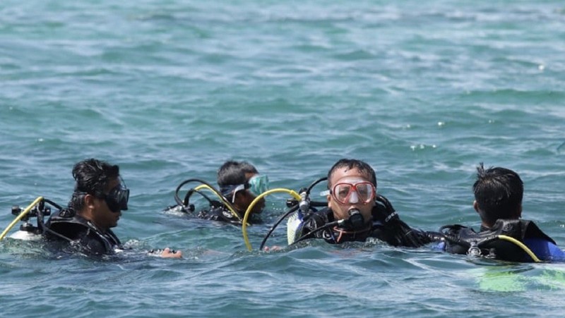 Dalam kunjungannya, Edhy menemui nelayan pembudi daya lobster di kawasan Teluk Jukung, Kecamatan Jerowaru.