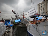 Mengintip Aktivitas Bongkar Muat di Pelabuhan Sunda Kelapa