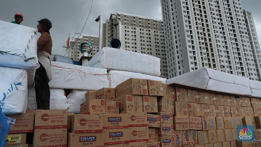 Bongkar Muat Pelabuhan Sunda Kelapa (CNBC Indonesia/Tri Susilo)