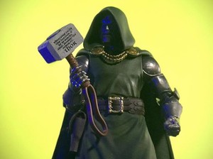 Doctor Doom Lebih Mengerikan dari Thanos dan Magneto