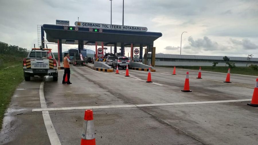 Hingga hari pertama arus balik pasca libur Natal (26/12), PT Hutama Karya (Persero) mencatat sebanyak 651.298 kendaraan telah melintasi Jalan Tol Trans Sumatra, baik pada ruas yang sudah beroperasi penuh maupun ruas fungsional. Angka ini diperkirakan masih akan terus bertambah mengingat masa liburan yang masih cukup panjang hingga tanggal 1 Januari 2020 mendatang. (HK)