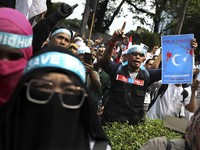 Aksi Bela Uighur, Massa 'Kepung' Kedubes China
