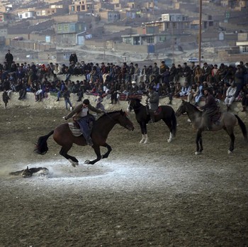 Buzkashi, Tradisi Unik Afghanistan Merebutkan Bangkai Kambing