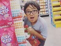 Dahsyat, Bocah 8 Tahun Ini Hasilkan Rp 363 M dari Youtube!