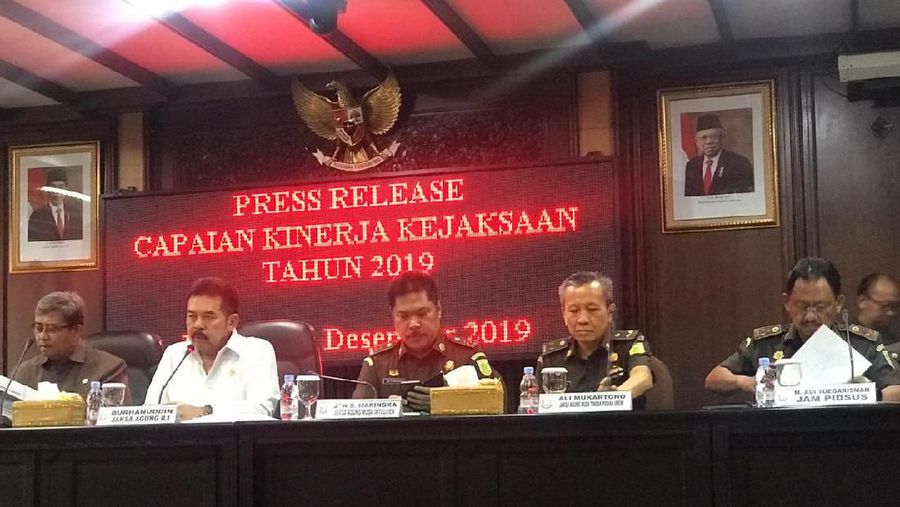 Kepala Pusat Penerangan dan Hukum Kejagung Hari Setiyono mengatakan perwakilan dari perusahaan investasi ini mangkir dari pemanggilan kejaksaan.