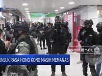Panas, Polisi vs Pendemo Hong Kong di Pusat Perbelanjaan