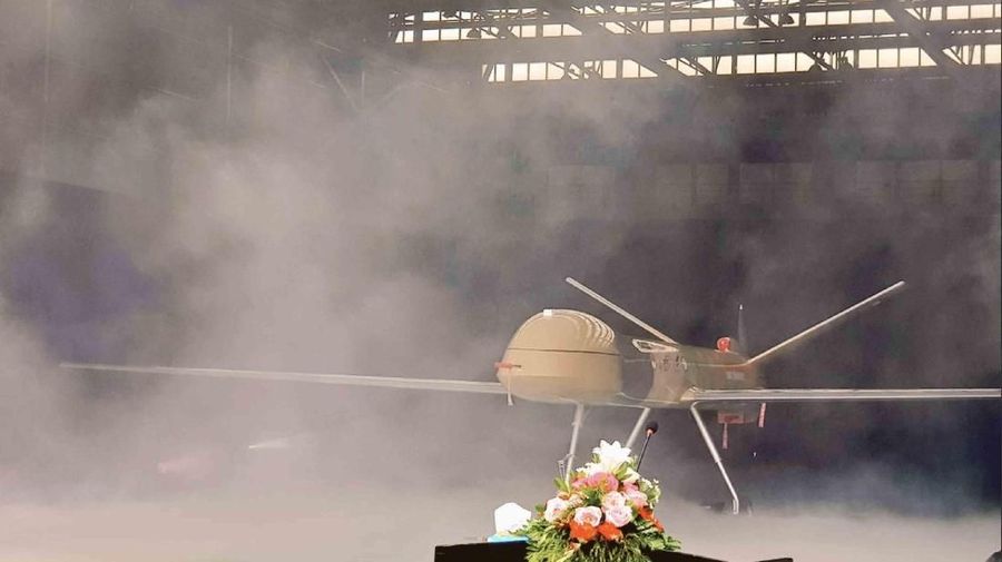 Belakangan ini dunia dihebohnya terbunuhnya pemimpin militer Iran Qasem Soleimani oleh serangan militer AS menggunakn drone.