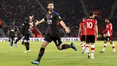 Crystal Palace lewat gol James Tomkins berhasil menahan imbang tuan rumah Southampton 1-1 di Stadion Mary's. (Mark Kerton/PA via AP)