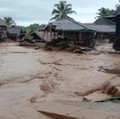 Banjir Bandang Bikin Ribuan Rumah Hancur, Pengantin Baru Jadi Korban