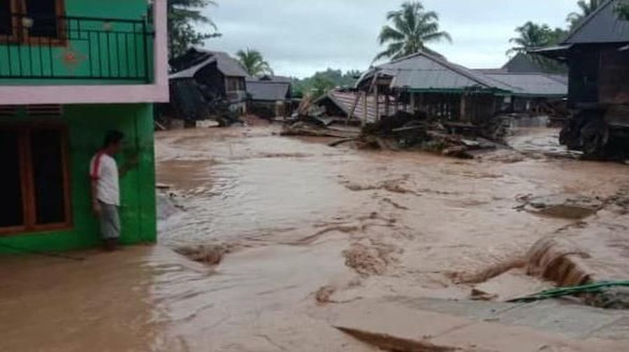 Banjir bandang menerjang tiga desa di dua kecamatan di Kabupaten Lahat, Sumatera Selatan