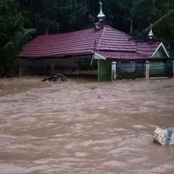 Banjir Bandang Terjang Ternate, 13 Warga Tewas