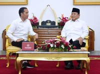 Apakah Pak Prabowo Masih Aman Jadi Menteri, Pak Jokowi?