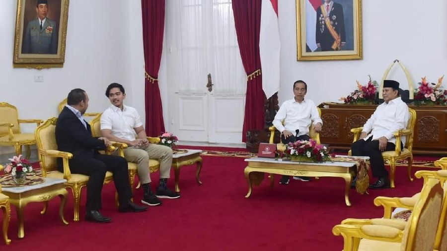 Presiden Joko Widodo menerima Menteri Pertahanan Letnan Jenderal TNI (Purn) Prabowo Subianto di Istana Kepresidenan Yogyakarta, Rabu (1/1/2020).