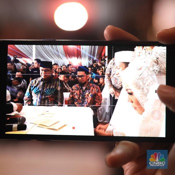 Tahun Baru, Ratusan Pasangan Nikah Massal di Balai Kota