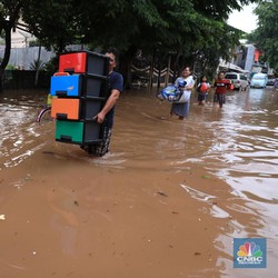Waspada, Ini Langkah Hindari Sengatan Listrik Saat Banjir!