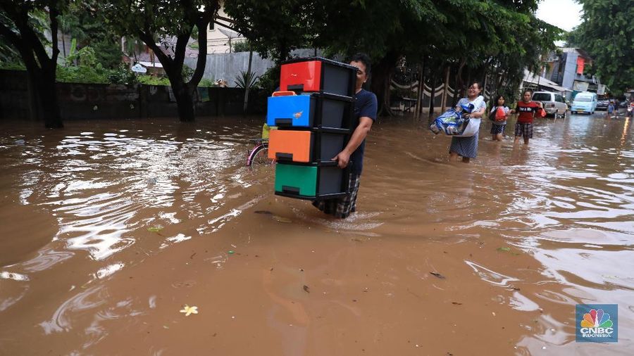 Hujan dengan deras mengguyur Jabodetabek sejak Selasa (31/12/2020) sore hingga Rabu (1/1/2020) pagi, membuat seluruh wilayah Jabodetabek terendam banjir.