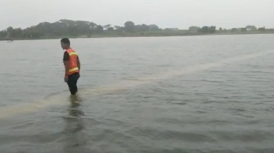 Hujan deras yang mengguyur wilayah Jakarta pada Rabu, 1 Januari 2020 mengakibatkan aktivitas penerbangan di Bandar Udara Halim Perdana Kusuma lumpuh.