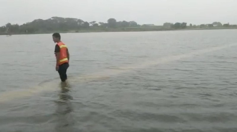 Hujan deras yang mengguyur wilayah Jakarta pada Rabu, 1 Januari 2020 mengakibatkan aktivitas penerbangan di Bandar Udara Halim Perdana Kusuma lumpuh.