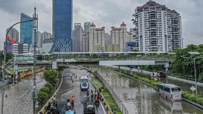 Daftar Lokasi Masih Tergenang Banjir Di Jakarta Kamis Ini