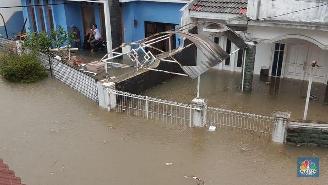 Jakarta Banjir, PLN Padamkan Listrik di 724 Wilayah - CNBC Indonesia