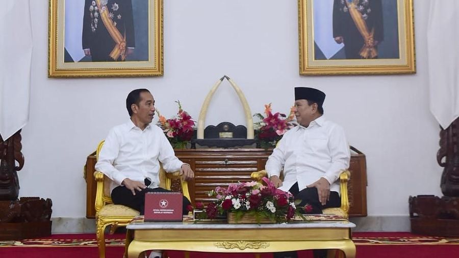 Presiden Joko Widodo menerima Menteri Pertahanan Letnan Jenderal TNI (Purn) Prabowo Subianto di Istana Kepresidenan Yogyakarta, Rabu (1/1/2020).
