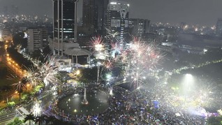 FOTO : Hujan Rusak Pesta Tahun Baru 2020