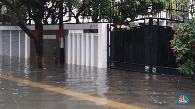 Hujan deras mengguyur Jabodetabek sejak Selasa (31/12/2019) sore hingga Rabu (1/1/2020) pagi membuat sejumlah wilayah Jabodetabek terendam banjir, Jakarta.