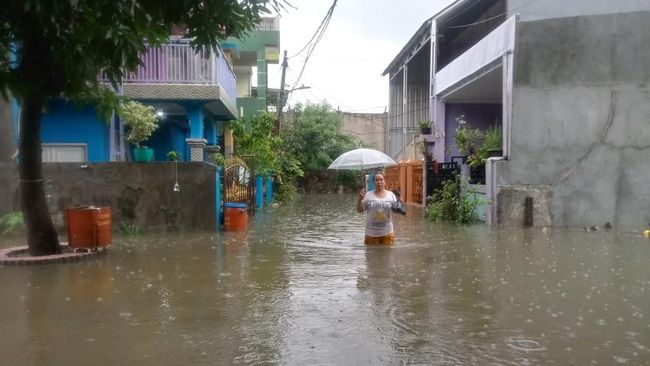 12 RW Cakung Timur Jakarta Kebanjiran, Warga Sukar Cari Makan