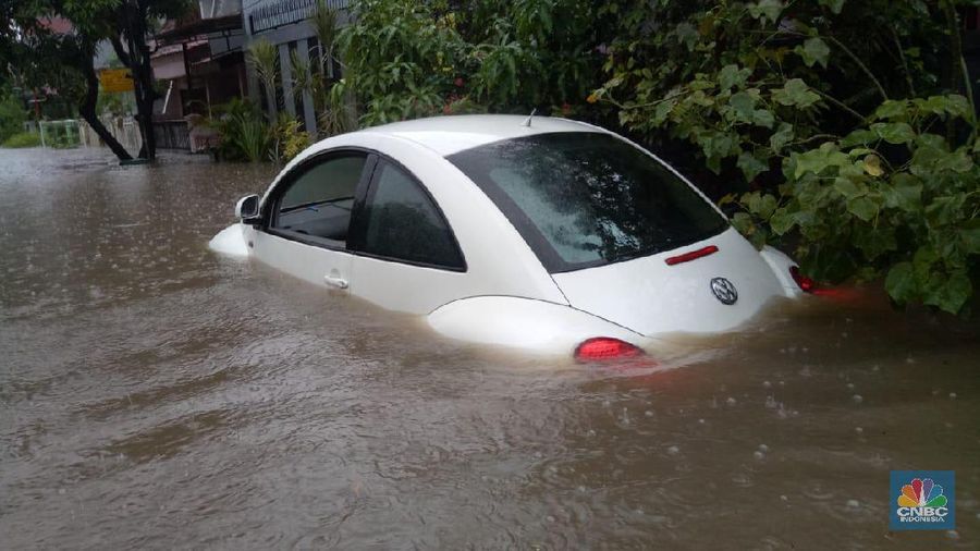 Hujan deras mengguyur Jabodetabek sejak Selasa (31/12/2019) sore hingga Rabu (1/1/2020) pagi membuat sejumlah wilayah Jabodetabek terendam banjir, Jakarta.
