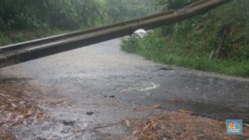 Kawasan barat Kabupaten Bogor di Jawa Barat dilaporkan diterjang banjir bandang