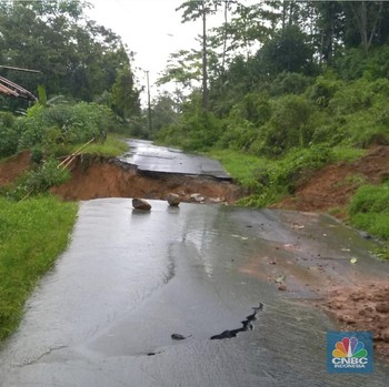 Banjir Bandang Hantam Bogor, 4 Jembatan Putus