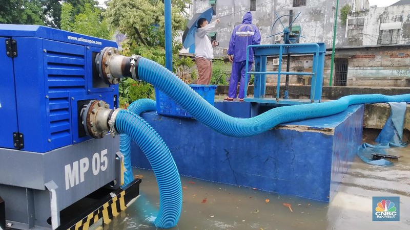 Hujan deras mengguyur Jabodetabek sejak Selasa (31/12/2019) sore hingga Rabu (1/1/2020) pagi membuat sejumlah wilayah Jabodetabek terendam banjir, Jakarta.