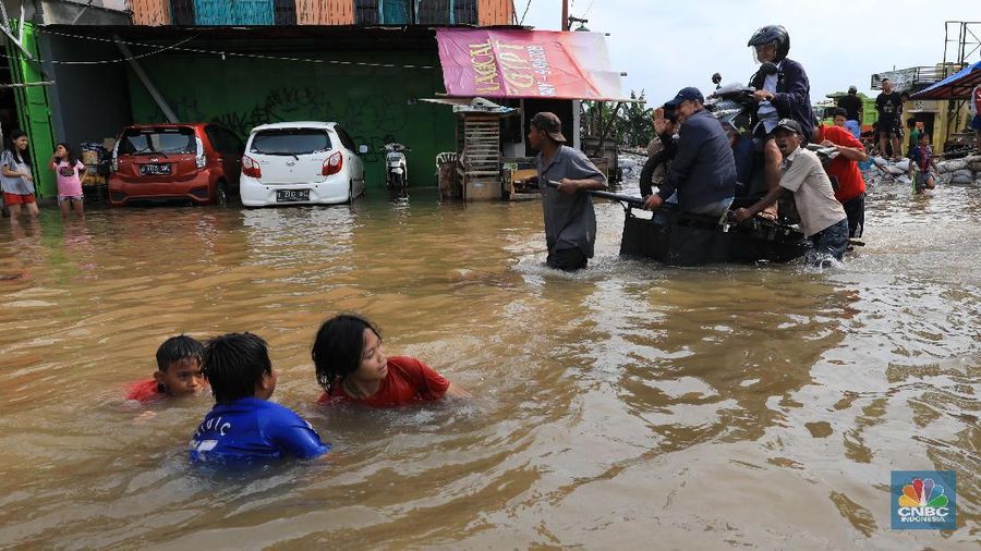 Nggak Perlu Becek-Becekan, Buka Aplikasi Grab untuk Donasi Korban Banjir