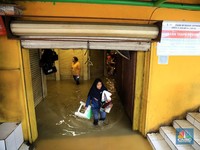 Tenang, Negara Ganti Gratis Ijazah & Akta Rusak Kena Banjir!