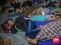 Warga Korban Banjir Bekasi Kurang Pakaian Layak