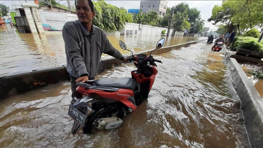 BPS mengingatkan banjir yang terjadi di berbagai wilayah Jabodetabek akibat hujan lebat dengan intensitas tinggi akan turut berdampak pada inflasi Januari 2020.