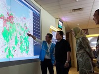 Pantau Listrik Saat Banjir, Erick Thohir: PLN Sudah Maksimal