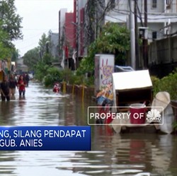 Duh! Anies-Basuki Beda Pendapat Soal Penyebab Banjir Jakarta
