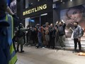 VIDEO: Demo Pertama di 2020, Massa-Polisi Hong Kong Bentrok