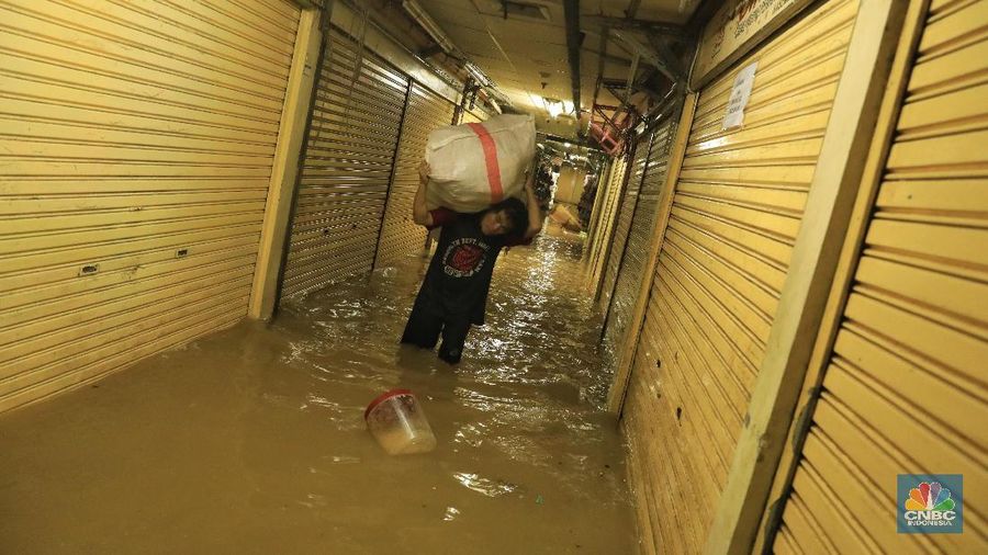 Deretan foto peristiwa dalam sepean baik dalam maupun luar negeri.