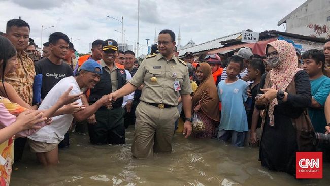 DPRD DKI Minta Anies Setop Pencitraan Kerja Bakti Saat Banjir