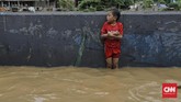 Berdasarkan data Badan Nasional Penanggulangan Bencana (BNPB) per 2 Januari 2020, terdapat 63 titik banjir di wilayah DKI Jakarta dan secara keseluruhan terdapat 169 titik banjir untuk Jabodetabek dan Banten. (CNN Indonesia/ Adhi Wicaksono)
