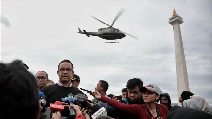 Terkait dengan penerapan transportasi publik di Jakarta, Gubernur DKI Jakarta, Anies Baswedan memberikan apresiasi atas dukungan yang diberikan Bank DKI.