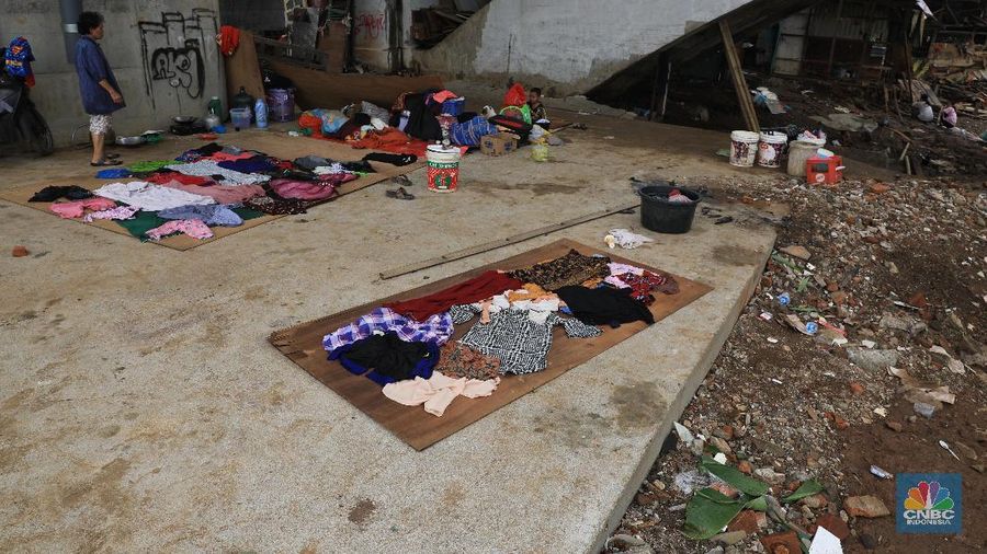Pemerintah pusat di bawah Presiden Jokowi melalui PUPR punya program penanggulangan banjir sejak 2015.