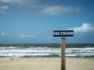 Kaum Nudis Gelisah gegara Pantai Telanjang Makin Sepi Pengunjung