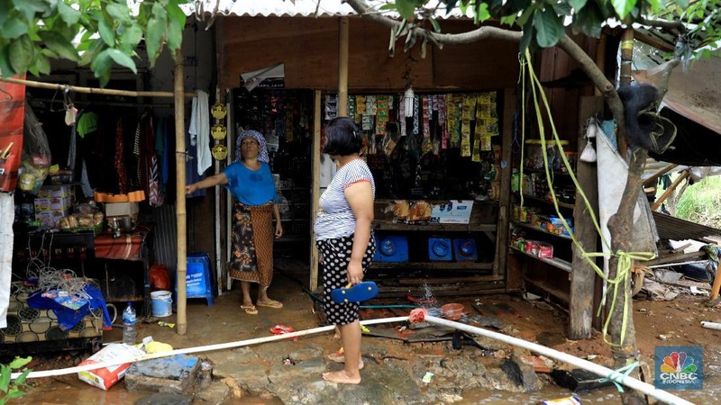 Perumahan Puri Citayam Permai 2 di Bojonggede, Kabupaten Bogor, Jawa Barat, terkena dampak tanggul jebol beberapa hari lalu.
