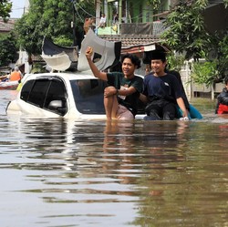 Waspada! BMKG Sebut Potensi Hujan Lebat hingga 23 Januari